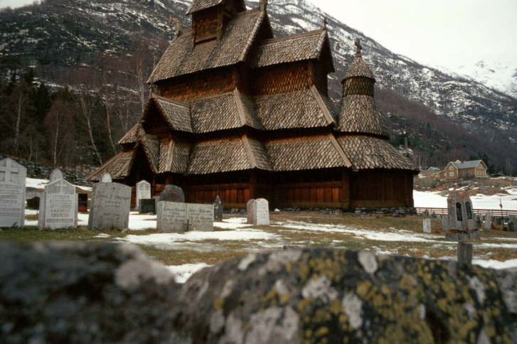 Stabkirche am Weg