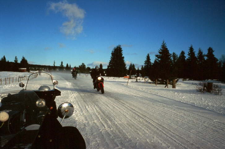 100 km/h mit 2cm Spikes !